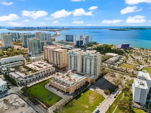 800 N Tamiami Trl #321, Sarasota, FL 34236