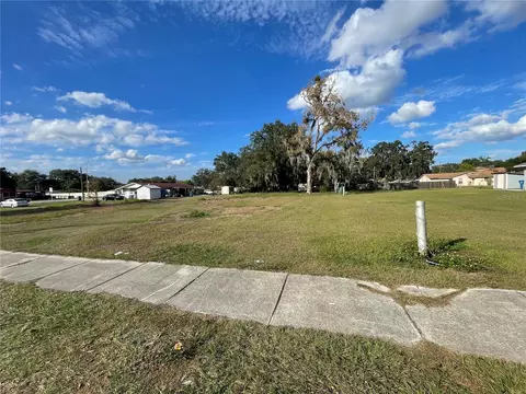 7 4th St SE, Fort Meade, FL 33841