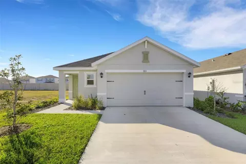 5831 Silver Moonlight Dr, Palmetto, FL 34221