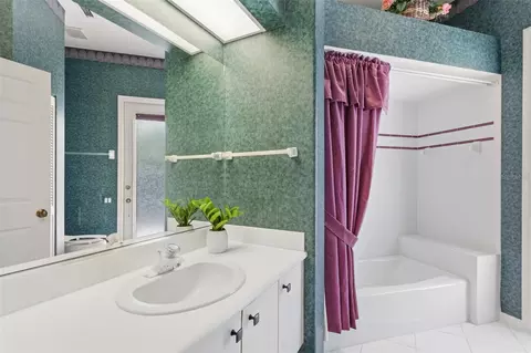 Bath - 8706 53rd Ter E, Bradenton, FL 34211 photo 5 of 5