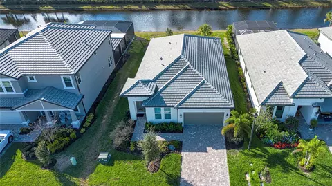 16714 Savory Mist Cir, Bradenton, FL 34211