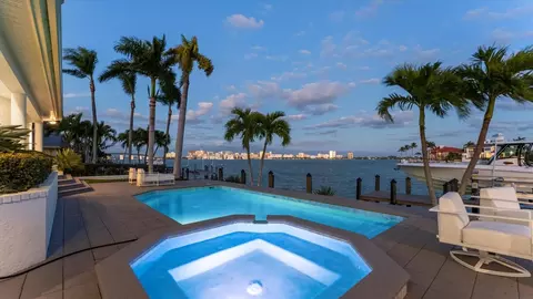 259 Robin Dr, Sarasota, FL 34236