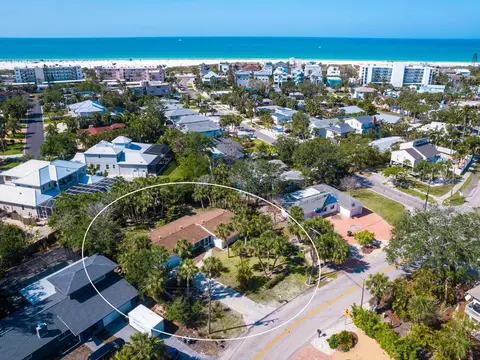 734 Canal Rd, Sarasota, FL 34242