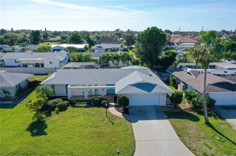 6901 13th Ave W, Bradenton, FL 34209
