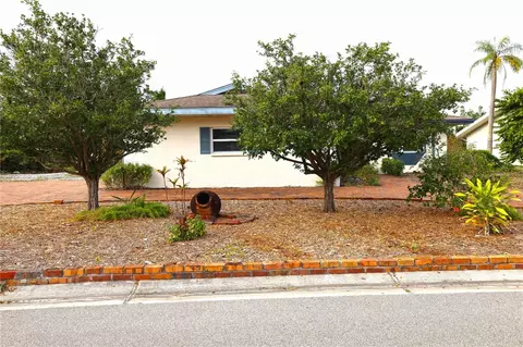 3016 Tanglewood Dr, Sarasota, FL 34239