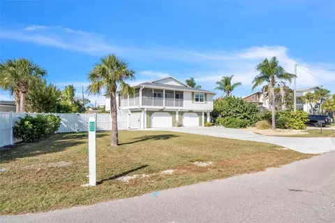 8302 Marina Dr, Holmes Beach, FL 34217