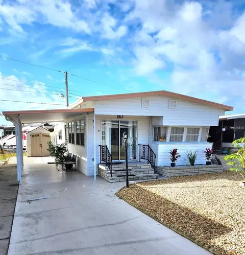 1912 Iowa Ave, Bradenton, FL 34207