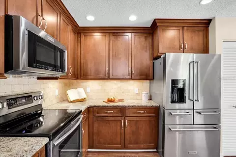 Kitchen - 3432 Brookridge Ln, Parrish, FL 34219 photo 2 of 6