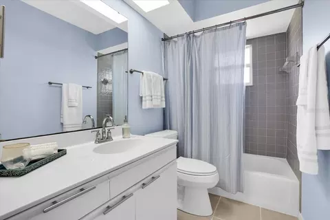 Bath - 3432 Brookridge Ln, Parrish, FL 34219 photo 4 of 4
