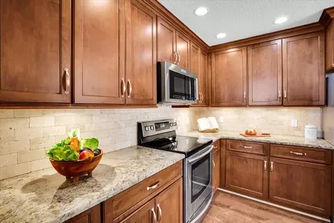 Kitchen - 3432 Brookridge Ln, Parrish, FL 34219 photo 3 of 6