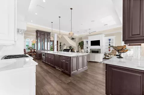 Kitchen - 511 Bayview Dr, Holmes Beach, FL 34217 photo 8 of 13