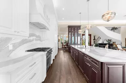 Kitchen - 511 Bayview Dr, Holmes Beach, FL 34217 photo 7 of 13