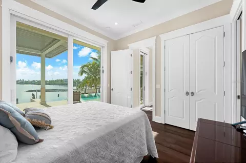 Bedroom - 511 Bayview Dr, Holmes Beach, FL 34217 photo 9 of 9
