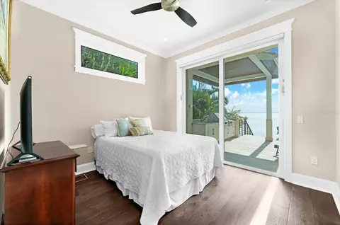 Bedroom - 511 Bayview Dr, Holmes Beach, FL 34217 photo 7 of 9