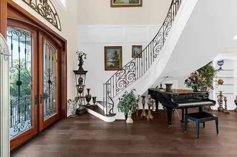 Entry Way - 511 Bayview Dr, Holmes Beach, FL 34217 photo 4 of 6