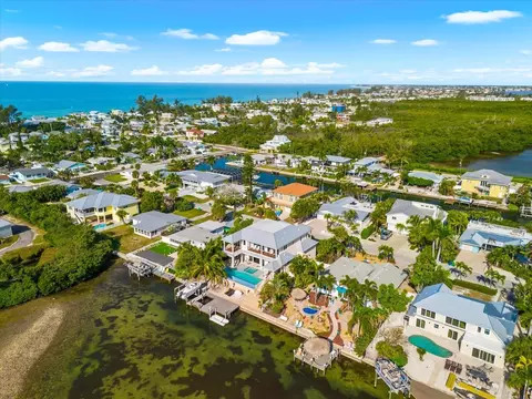 View/Area - 511 Bayview Dr, Holmes Beach, FL 34217 photo 6 of 16