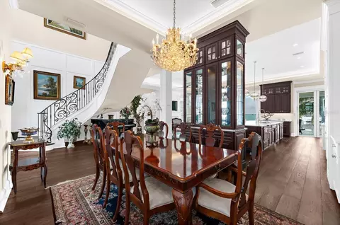Dining - 511 Bayview Dr, Holmes Beach, FL 34217 photo 3 of 5