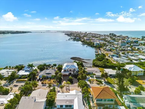 View/Area - 511 Bayview Dr, Holmes Beach, FL 34217 photo 10 of 16