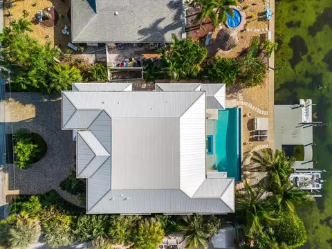 View/Area - 511 Bayview Dr, Holmes Beach, FL 34217 photo 13 of 16