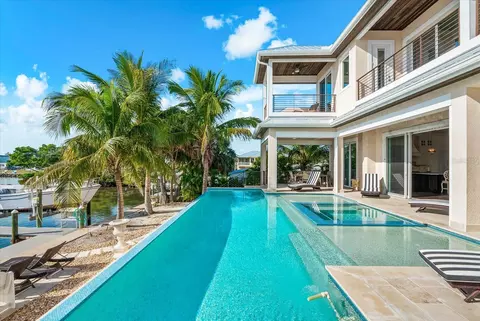 Exterior - 511 Bayview Dr, Holmes Beach, FL 34217 photo 13 of 14