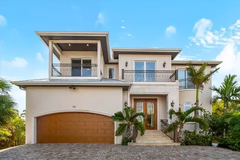 511 Bayview Dr, Holmes Beach, FL 34217