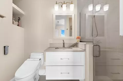 Bath - 511 Bayview Dr, Holmes Beach, FL 34217 photo 7 of 7