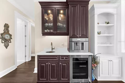 Kitchen - 511 Bayview Dr, Holmes Beach, FL 34217 photo 12 of 13