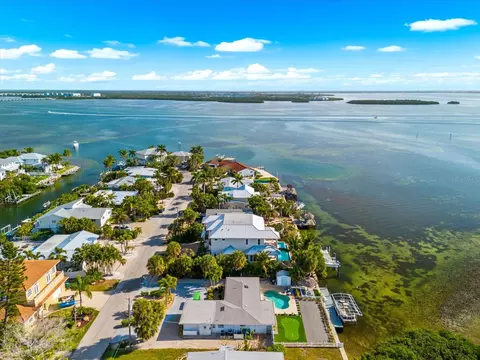 View/Area - 511 Bayview Dr, Holmes Beach, FL 34217 photo 1 of 16