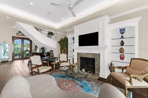 Living - 511 Bayview Dr, Holmes Beach, FL 34217 photo 4 of 8