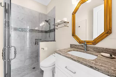 Bath - 511 Bayview Dr, Holmes Beach, FL 34217 photo 6 of 7