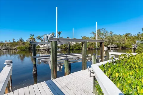 1221 S Basin Ln, Sarasota, FL 34242