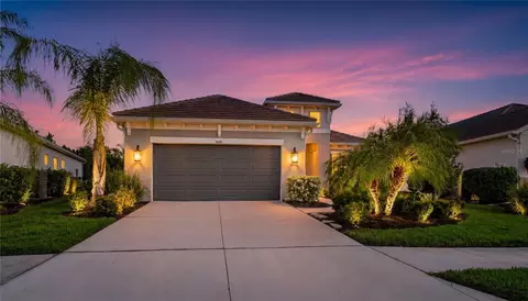 10193 Canaveral Cir, Sarasota, FL 34241