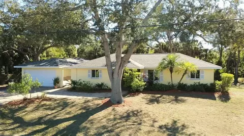 1710 Robbins Rd, Nokomis, FL 34275