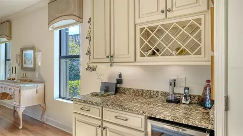 Kitchen - 12759 Del Corso Loop, Bradenton, FL 34211 photo 5 of 6