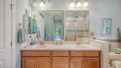 Bath - 12759 Del Corso Loop, Bradenton, FL 34211 photo 1 of 4