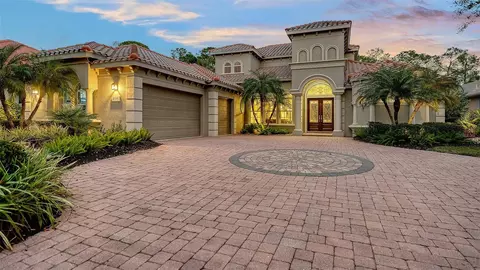 8335 Grosvenor Ct, Bradenton, FL 34201