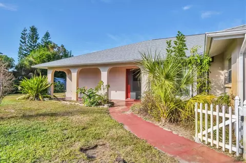 1819 Mova St, Sarasota, FL 34231