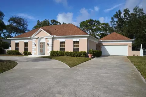 16 Golf View Dr, Englewood, FL 34223