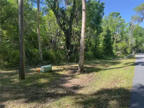 450 NW Crystal St, Crystal River, FL 34428