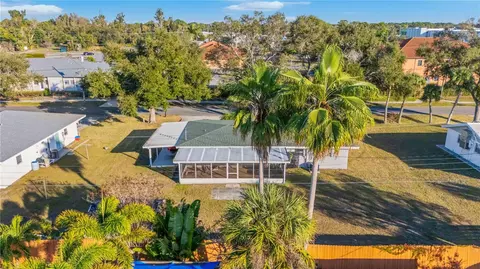 View/Area - 524 Sarabay Rd, Osprey, FL 34229 photo 2 of 8