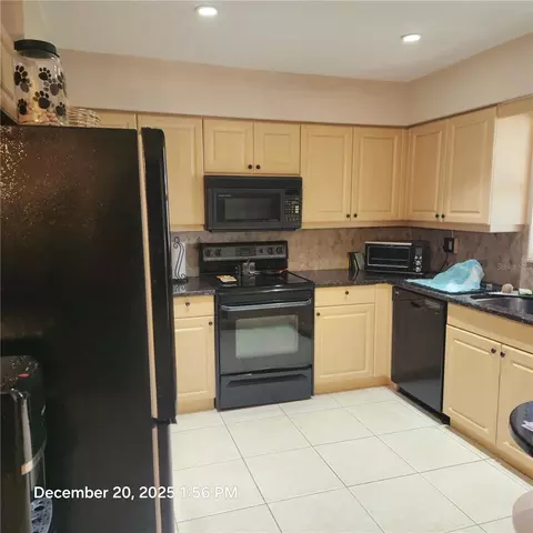 Kitchen - 524 Sarabay Rd, Osprey, FL 34229 photo 1 of 1