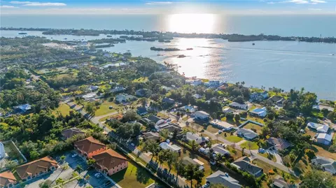 View/Area - 524 Sarabay Rd, Osprey, FL 34229 photo 7 of 8