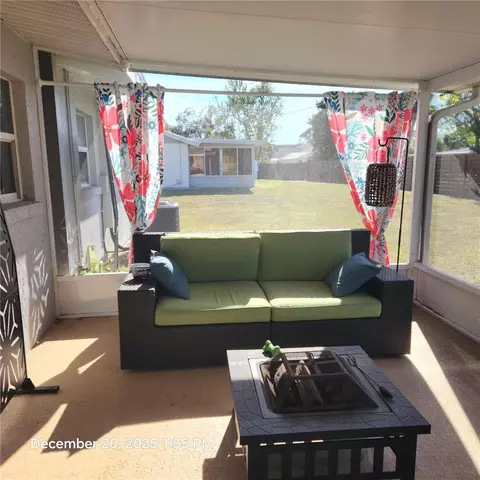 Exterior - 524 Sarabay Rd, Osprey, FL 34229 photo 6 of 8