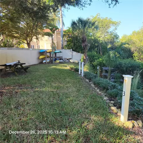 Exterior - 524 Sarabay Rd, Osprey, FL 34229 photo 4 of 8