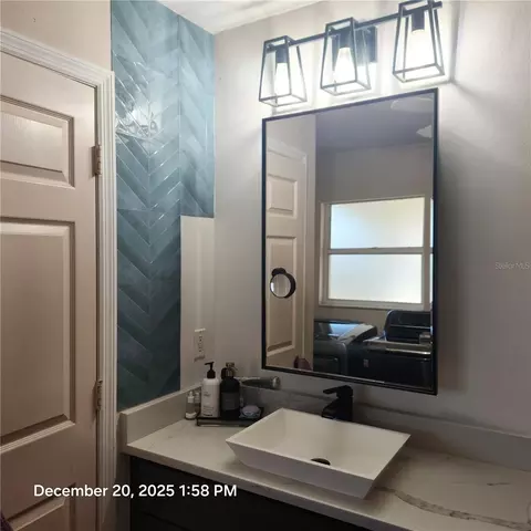 Bath - 524 Sarabay Rd, Osprey, FL 34229 photo 1 of 3