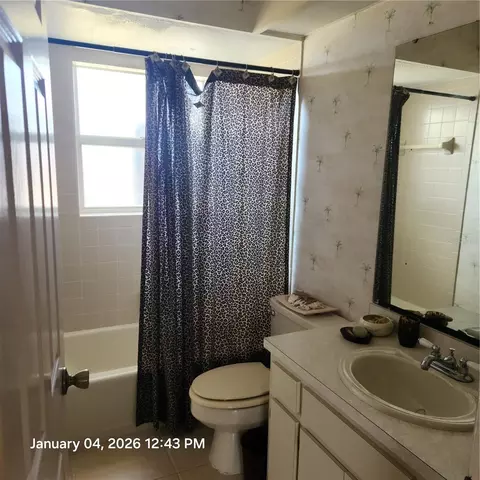 Bath - 524 Sarabay Rd, Osprey, FL 34229 photo 2 of 3