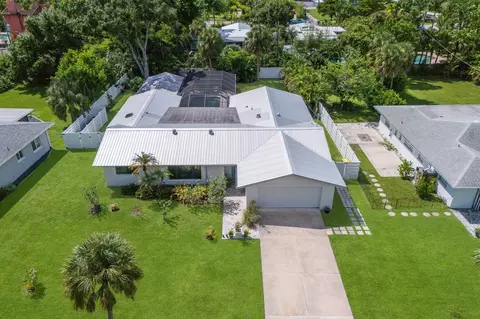 426 N Shore Dr, Sarasota, FL 34234