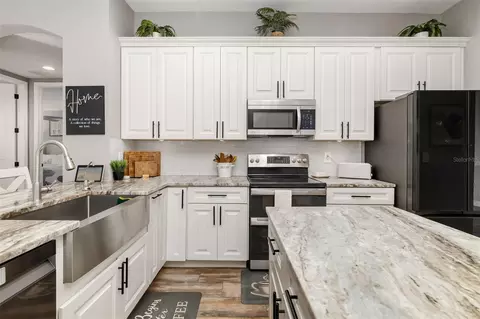 Kitchen - 9210 54th Ct E, Parrish, FL 34219 photo 6 of 8