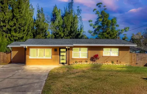 2435 Eugene St, Sarasota, FL 34231