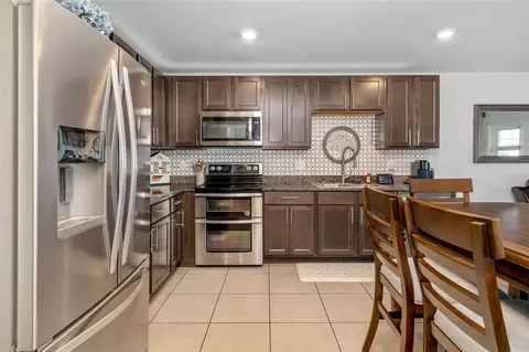 Kitchen - 12212 High Rock Way, Parrish, FL 34219 photo 1 of 6